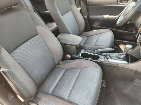 Used 2017 Toyota Corolla LE FWD image 10