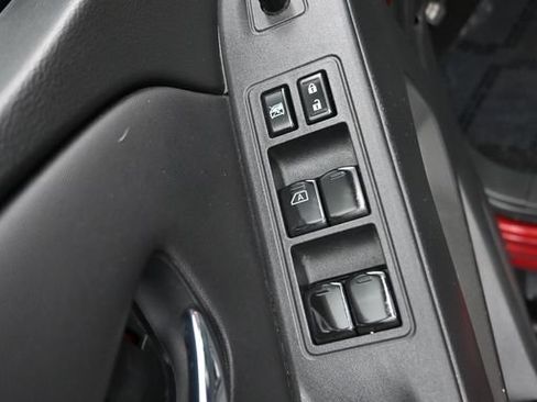 Used 2023 Nissan Frontier SV w/ Technology Package RWD image 11