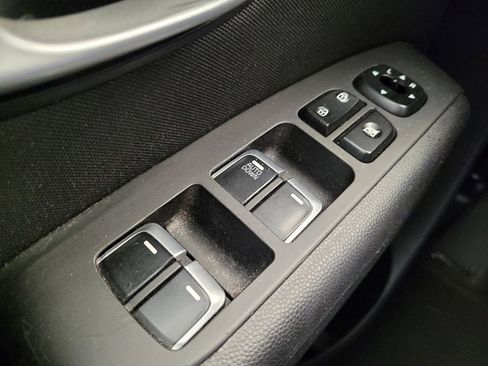 Used 2018 Kia Soul FWD image 27