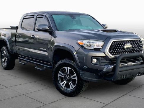 Used 2019 Toyota Tacoma TRD Sport RWD image 3