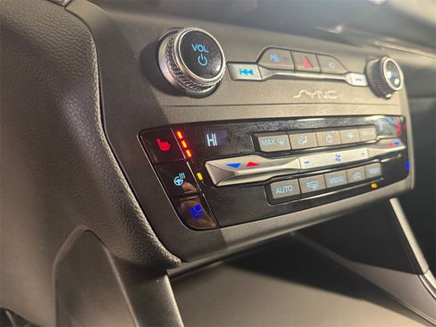 Used 2020 Ford Explorer Limited image 30