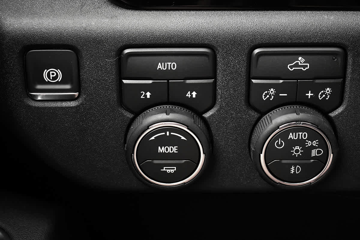 Used 2024 Chevrolet Silverado 1500 LT Trail Boss w/ Convenience Package II AWD/4WD image 21