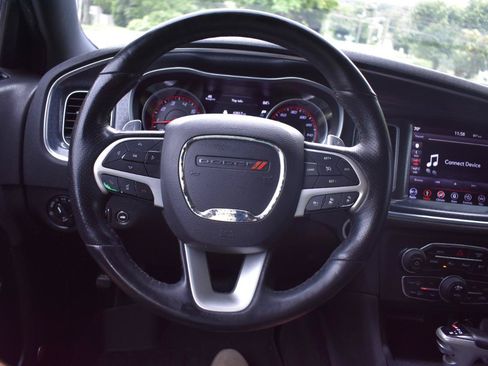 Used 2018 Dodge Charger R/T w/ Premium Group RWD image 31