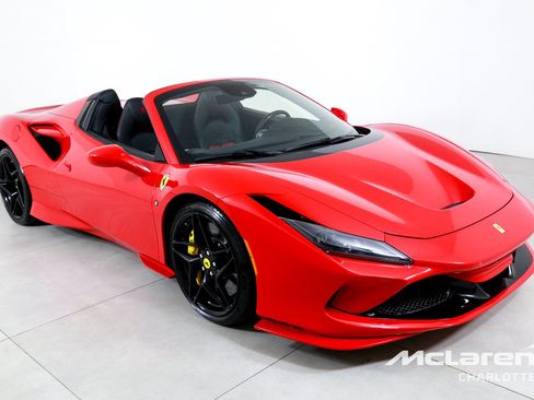 Used 2021 Ferrari F8 Tributo RWD image 4