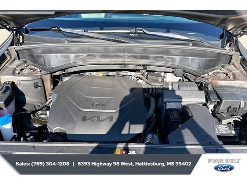 Used 2025 Kia Telluride S FWD image 7