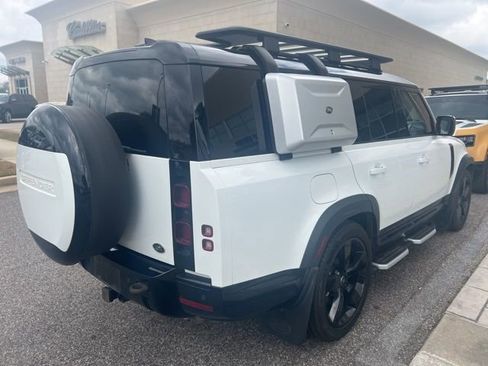 Used 2023 Land Rover Defender 130 X-Dynamic SE image 4