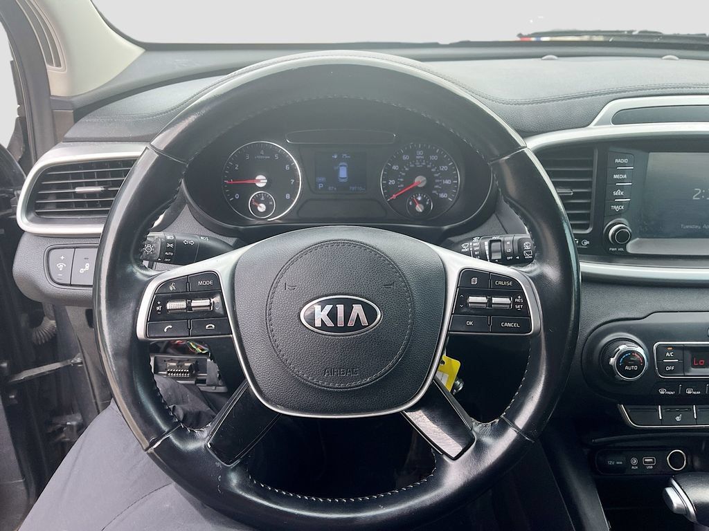 Used 2019 Kia Sorento S FWD image 11