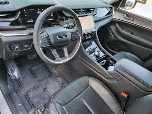 Certified 2022 Jeep Grand Cherokee Limited 4xe w/ Luxury Tech Group II image 19