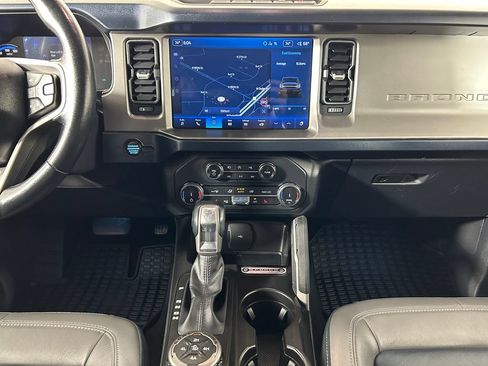 Used 2022 Ford Bronco Outer Banks w/ Sasquatch Package AWD/4WD image 19