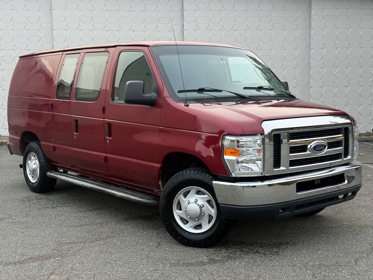 Used 2013 Ford E-250 and Econoline 250 w/ PWR Group RWD image 3