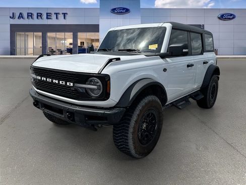 Certified 2023 Ford Bronco Wildtrak AWD/4WD image 2
