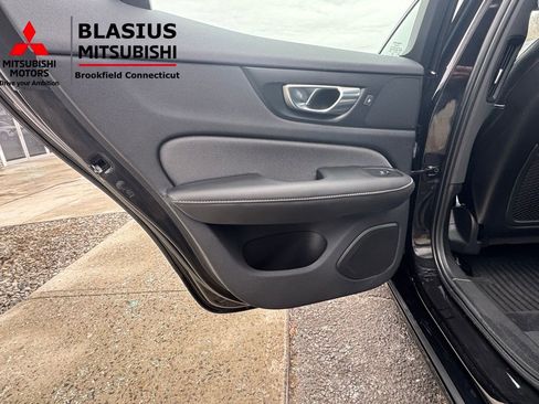 Used 2024 Volvo S60 B5 Plus image 31