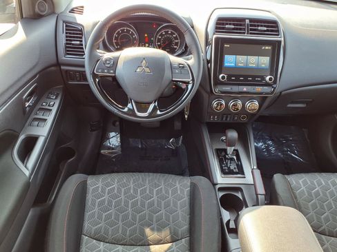 Used 2025 Mitsubishi Outlander Sport LE AWD/4WD image 2