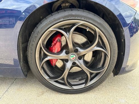 Used 2019 Alfa Romeo Giulia Ti Sport w/ Quick Order Package 22S Sport AWD/4WD image 56