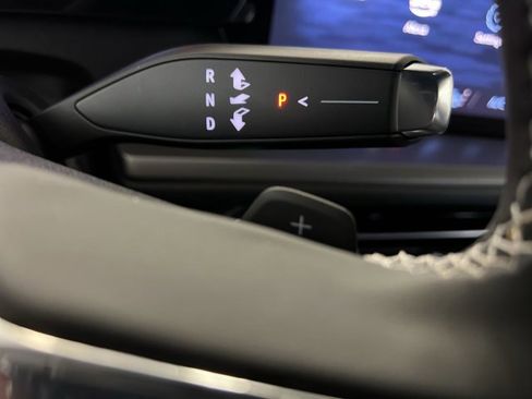 Used 2024 Chevrolet Traverse LT w/ Midnight/Sport Edition image 16