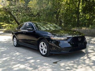 Used 2025 Honda Accord LX video 2