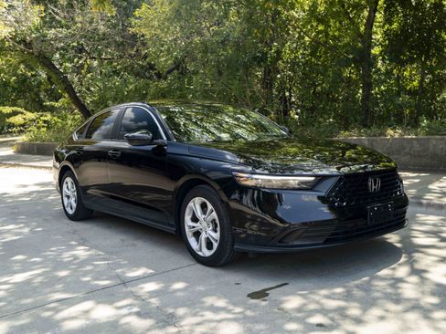 Used 2025 Honda Accord LX image 2