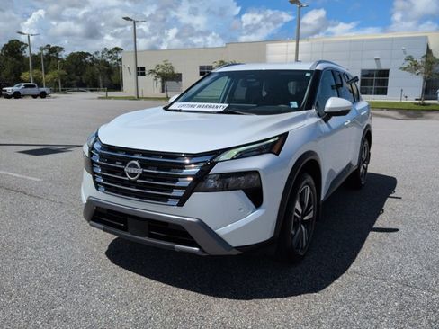 Certified 2024 Nissan Rogue SL FWD image 8