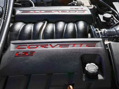 Used 2010 Chevrolet Corvette Coupe w/ 1LT image 20