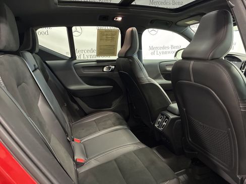 Used 2021 Volvo XC40 T5 R-Design w/ Advanced Package image 20