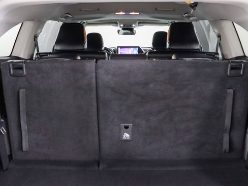 Used 2023 Toyota Highlander Limited image 34