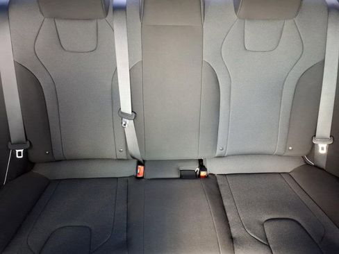 Used 2025 Hyundai Elantra SE image 17