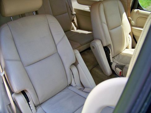 Used 2008 Cadillac Escalade AWD image 39