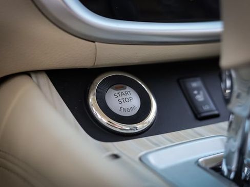 Used 2016 Nissan Murano SL AWD/4WD image 34