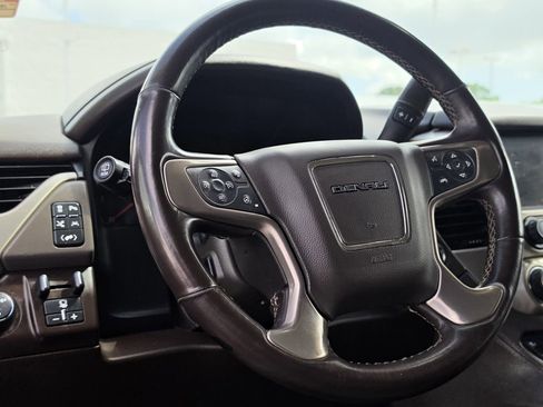 Used 2020 GMC Yukon XL Denali w/ Denali Ultimate Package AWD/4WD image 19