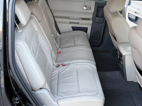 Used 2009 Ford Flex SE image 29