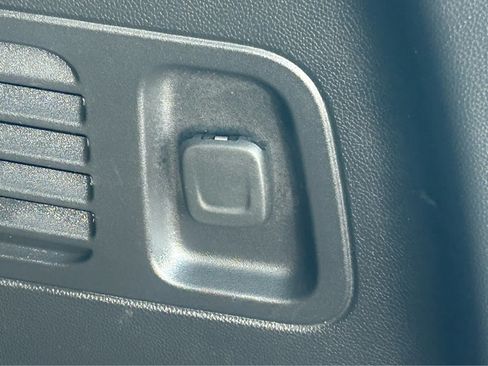 Used 2023 Buick Enclave Premium w/ Experience Buick Package FWD image 9