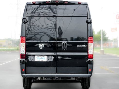 Used 2023 RAM ProMaster 2500 w/ Driver Convenience Group FWD image 6