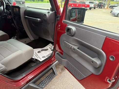 Used 2009 Jeep Wrangler Rubicon w/ Dual Top Group AWD/4WD image 18