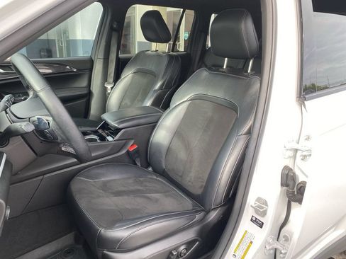 Used 2022 Jeep Grand Cherokee Altitude AWD/4WD image 35