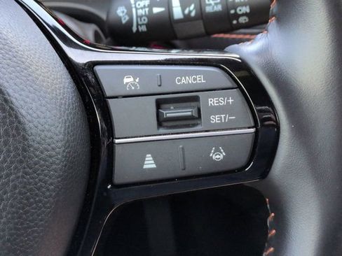 Used 2025 Honda HR-V Sport image 27
