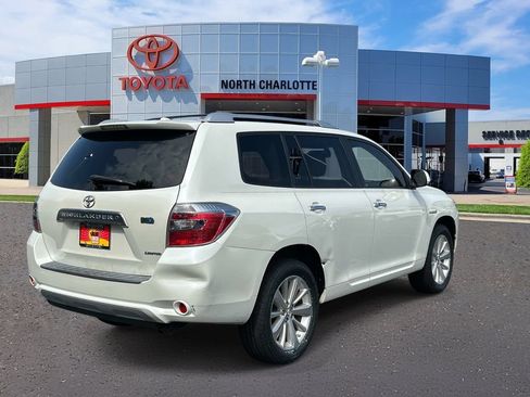 Used 2010 Toyota Highlander Limited AWD/4WD image 7