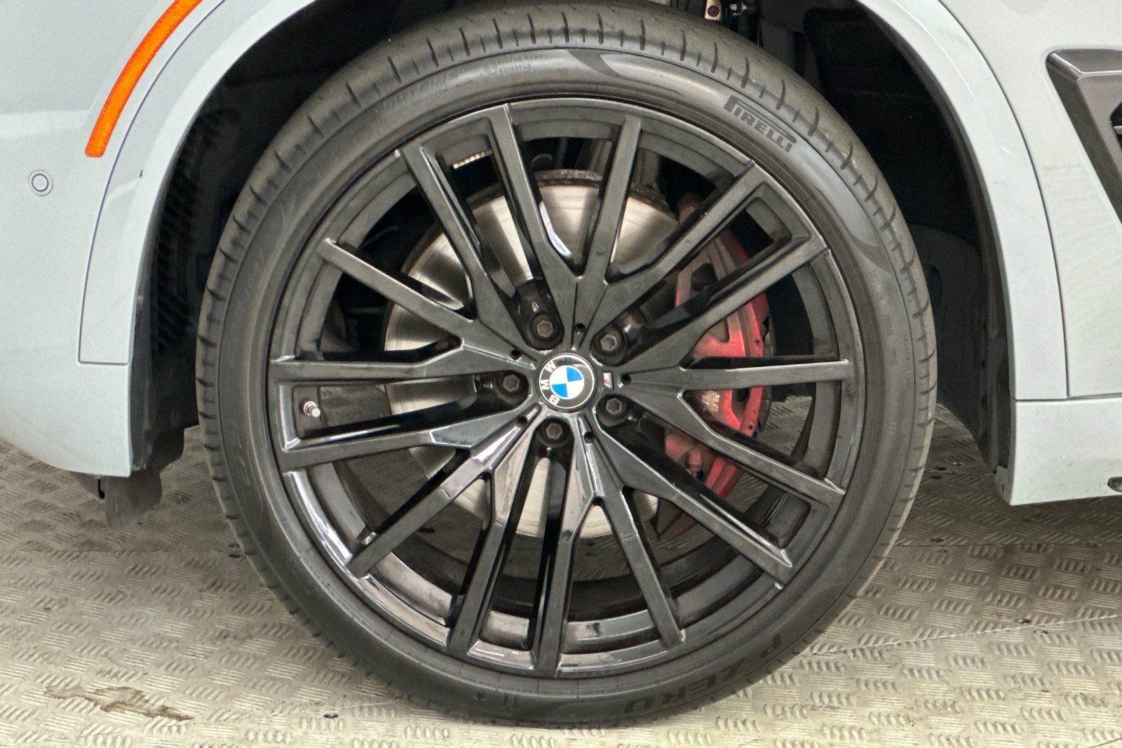 Used 2025 BMW X5 sDrive40i w/ M Sport Package RWD image 12