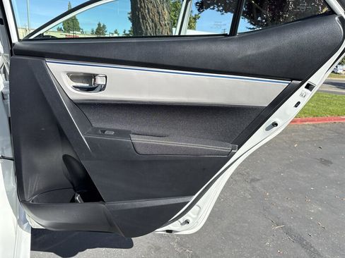 Used 2016 Toyota Corolla LE FWD image 31
