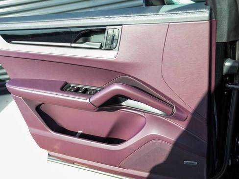 New 2026 Porsche Cayenne Coupe image 24