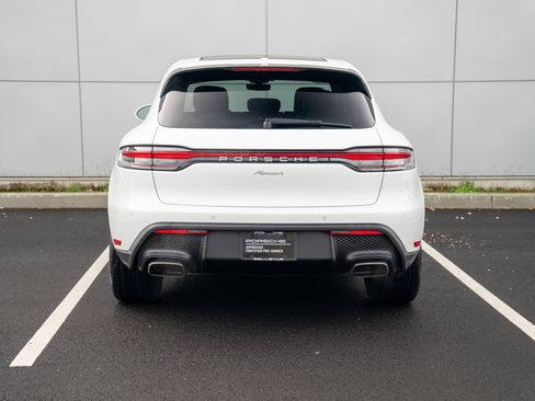 Certified 2025 Porsche Macan AWD/4WD image 7