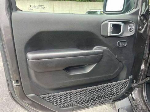 Used 2020 Jeep Wrangler Sport AWD/4WD image 17