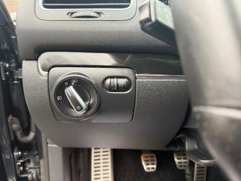 Used 2010 Volkswagen GTI 2-Door image 19