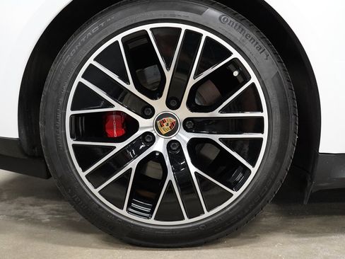 Used 2020 Porsche Taycan 4S w/ Premium Package AWD/4WD image 34