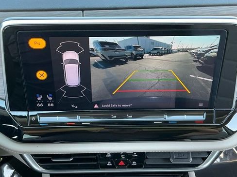 Used 2024 Volkswagen Atlas SEL image 30