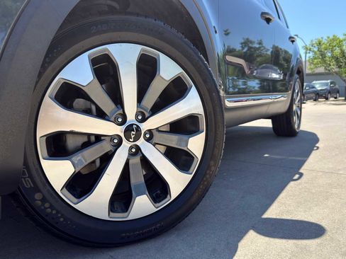 Certified 2022 Kia Telluride EX w/ EX Premium Package FWD image 4