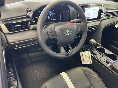Used 2026 Toyota Camry SE FWD image 13