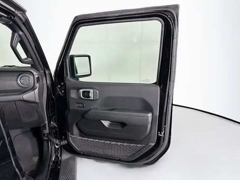 Used 2023 Jeep Wrangler Unlimited Sahara w/ Cold Weather Group AWD/4WD image 30