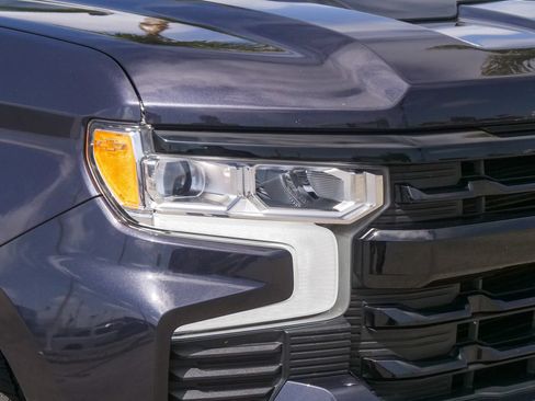 Used 2023 Chevrolet Silverado 1500 LT Trail Boss w/ Convenience Package II AWD/4WD image 4