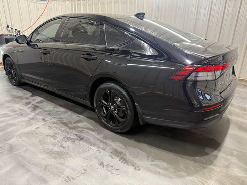 Used 2025 Honda Accord SE image 15