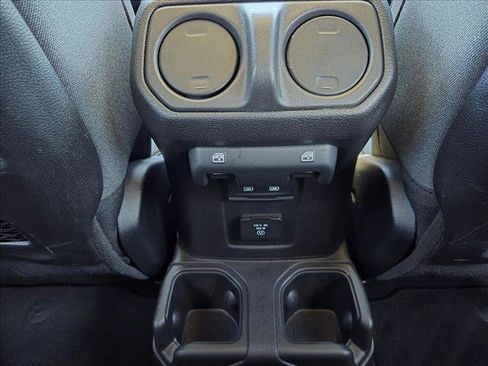 Used 2025 Jeep Wrangler Rubicon image 17